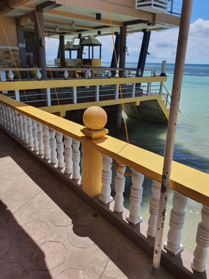 L & M Hearthstones Lodge Oslob Exterior foto